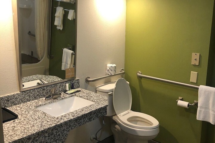 Room 19 of 40