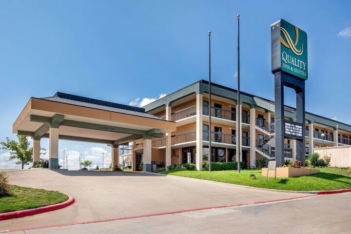 Hotel 6 of 67