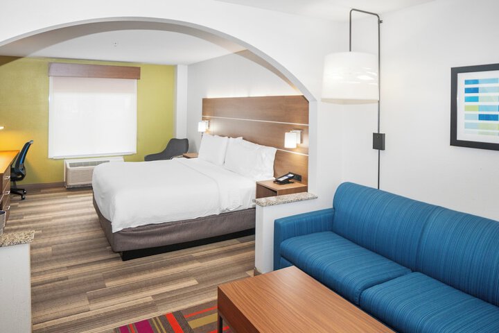 Holiday Inn Express & Suites Stroudsburg-Poconos by IHG