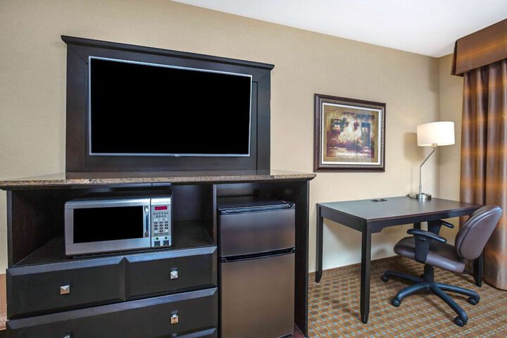 Room 30 of 65