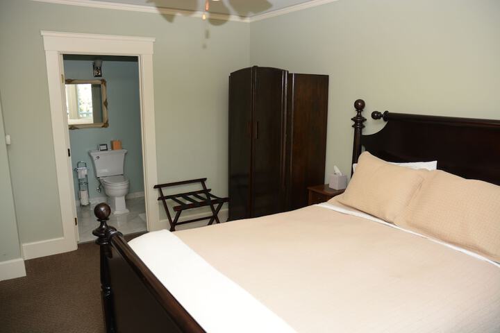 Room 30 of 84