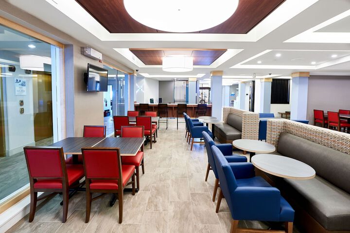 Holiday Inn Express Hotel & Suites Airport Dieppe by IHG