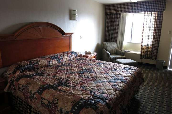 Room 22 of 48