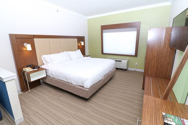 Holiday Inn Express Hotel & Suites Greenville by IHG