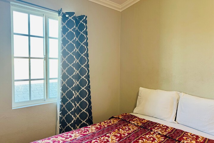 Room 12 of 17
