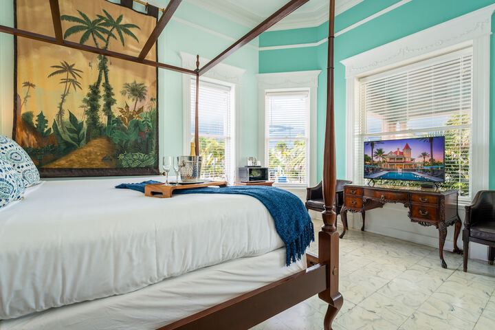 Southernmost House - Adult Exclusive