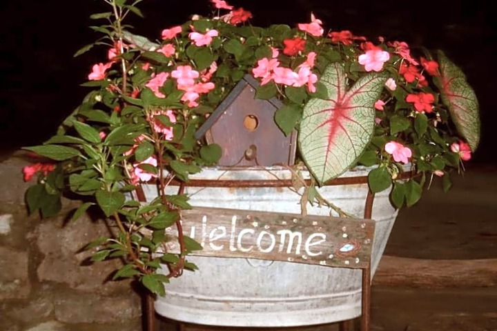 Maple Leaf Cottage Inn