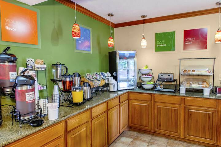 Breakfast/Coffee Service 47 of 49