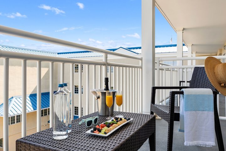 La Mer Beachfront Resort