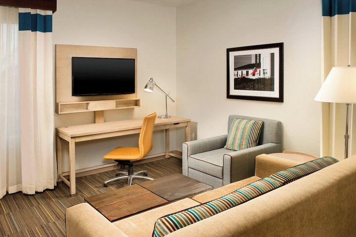 Room 21 of 38