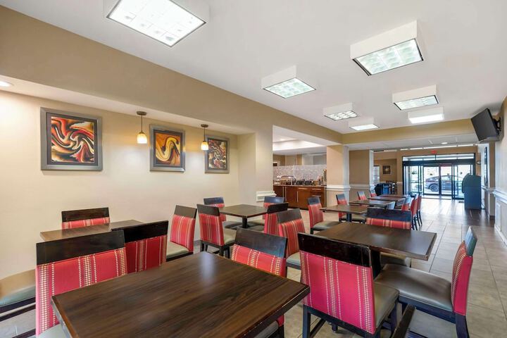 Comfort Suites Port Allen - Baton Rouge