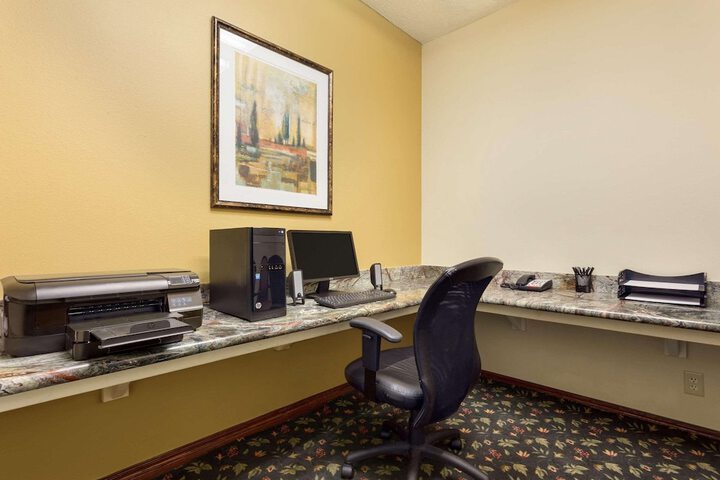 Business Center 17 of 17