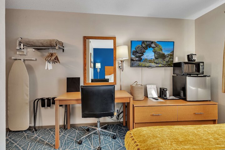 Room 50 of 74