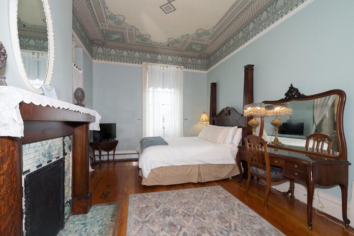Room 13 of 47