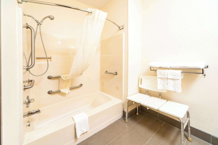 Quality Inn & Suites Danville East