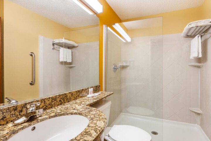 MICROTEL INN & SUITES BY WYNDHAM VERONA