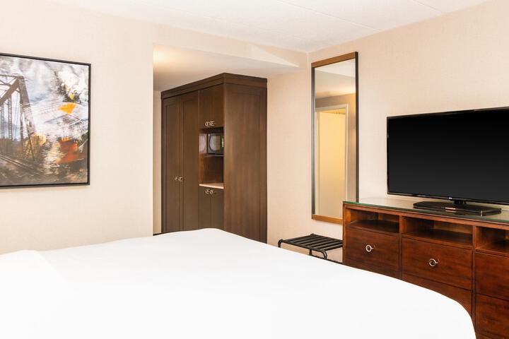 Room 15 of 77