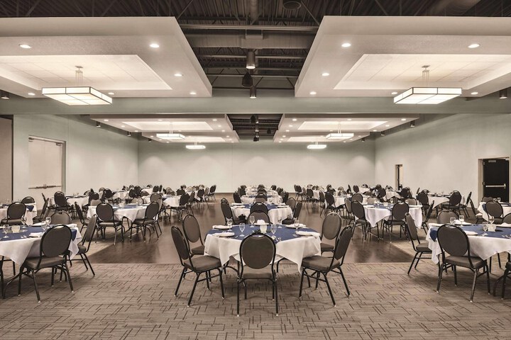 Radisson Hotel and Conference Center Fond du Lac
