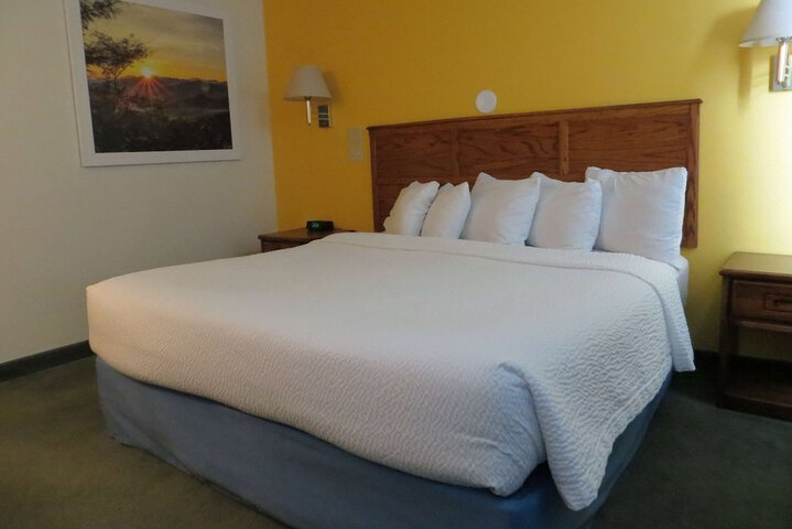 Room 44 of 60