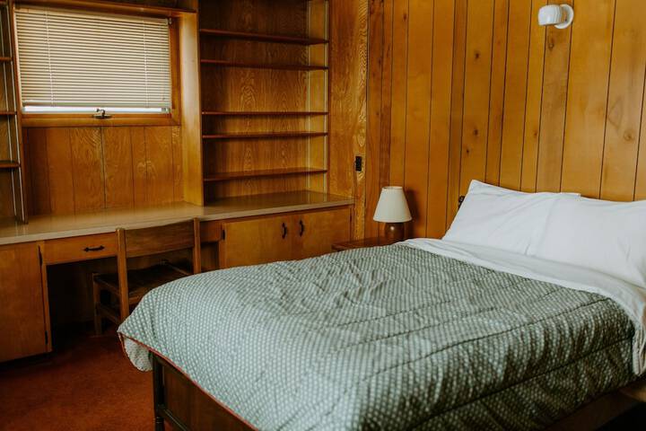 Room 102 of 132