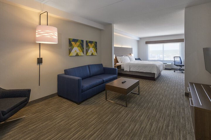 Room 62 of 102