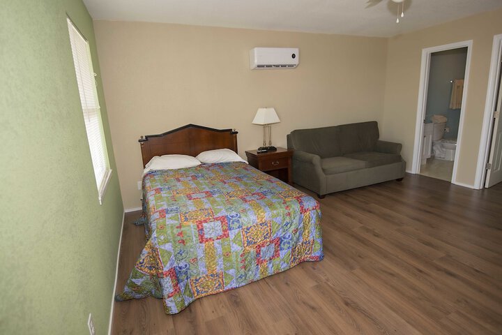 Room 32 of 37