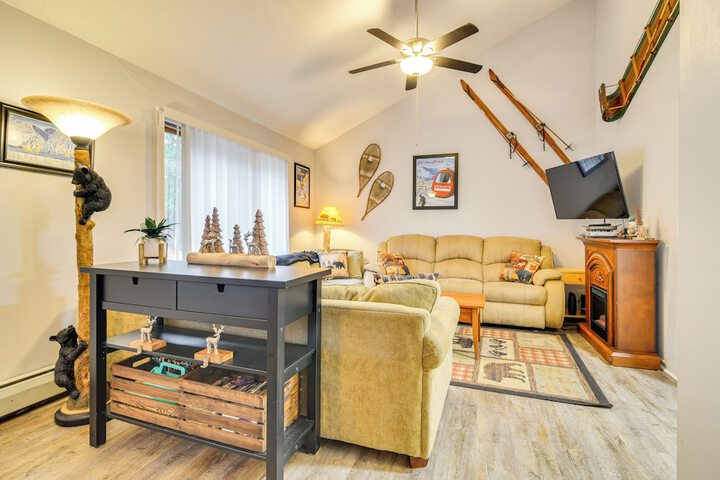 Cozy Bartlett Condo w / Deck & Resort Amenities!