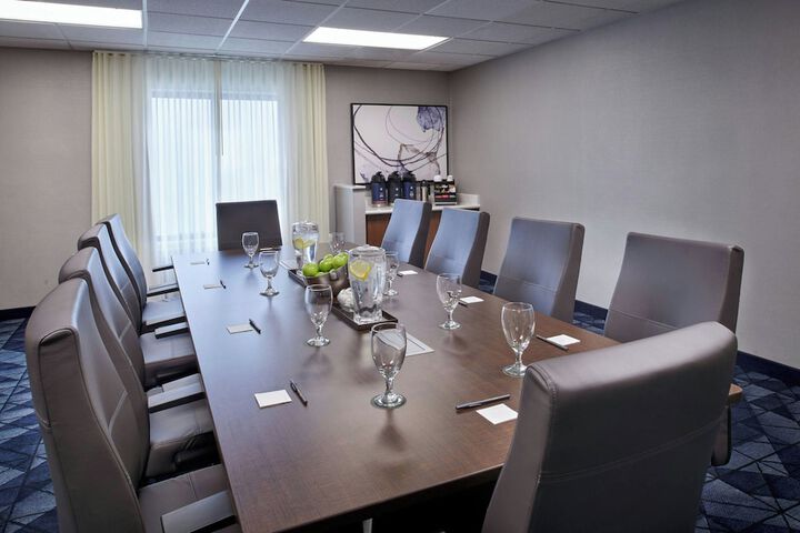 Courtyard by Marriott Detroit Metropolitan Airport Romulus