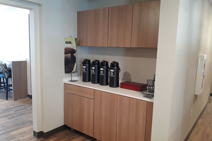 Breakfast/Coffee Service 20 of 25