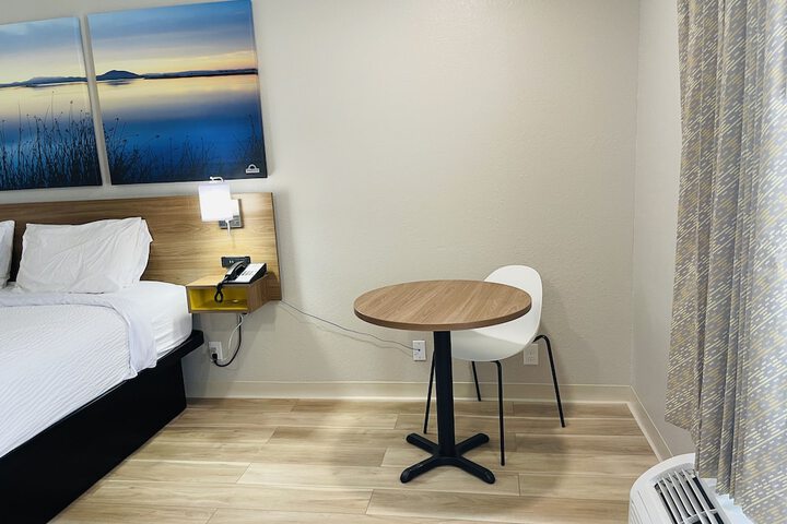 Room 13 of 22