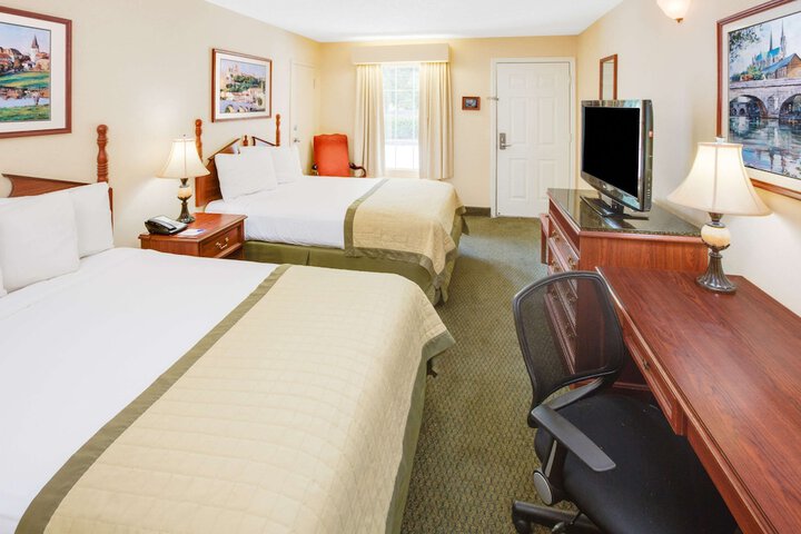 Room 9 of 16
