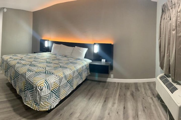Room 14 of 27