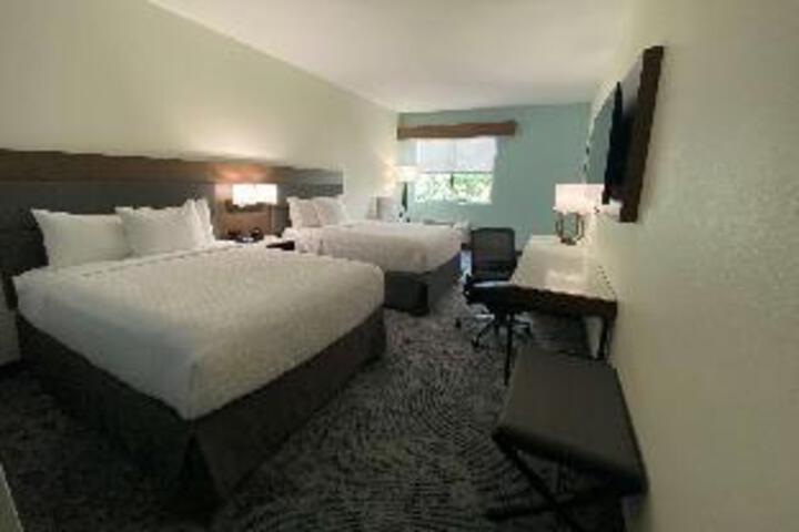 Room 13 of 18
