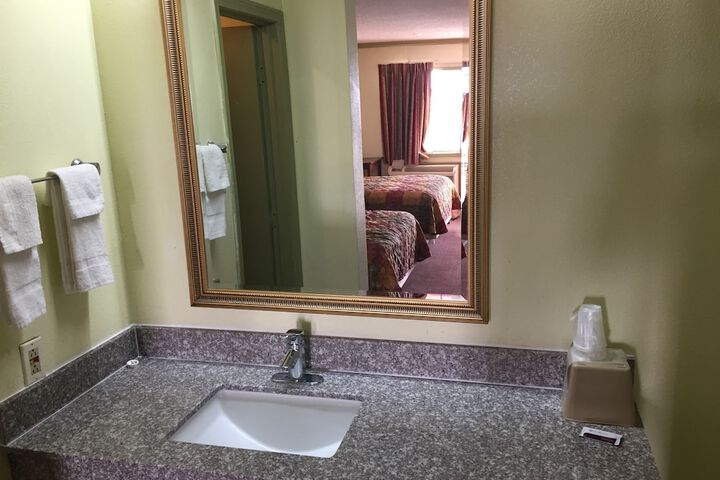 Room 10 of 21