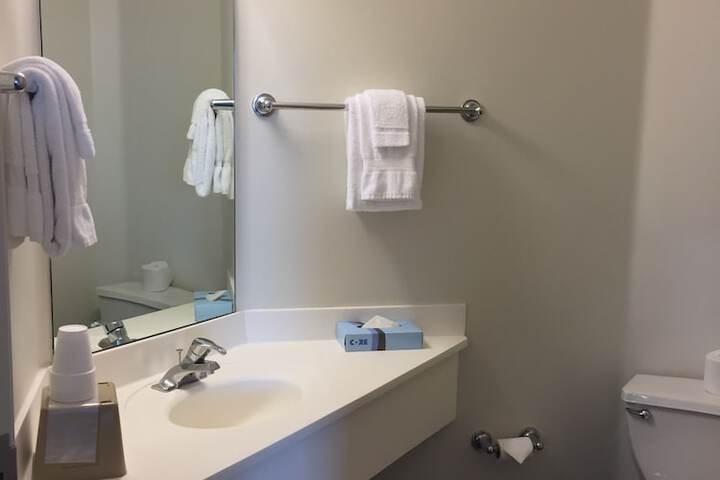 Room 21 of 38
