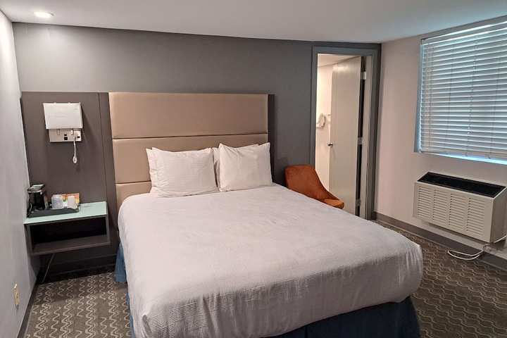 Room 39 of 66
