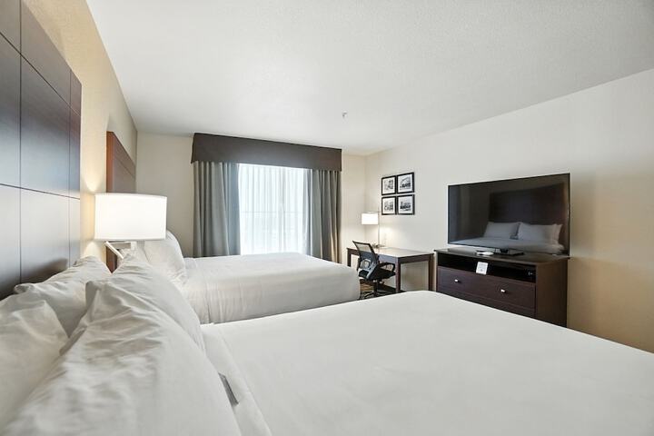 Cobblestone Hotel & Suites-Bellefontaine