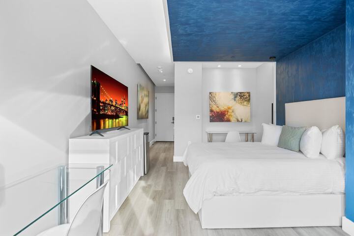 Global Luxury Suites at the Arches