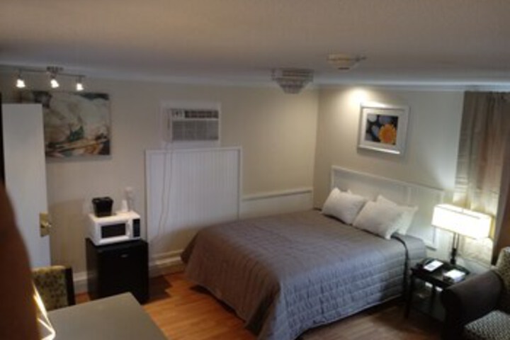 Town Line Motel