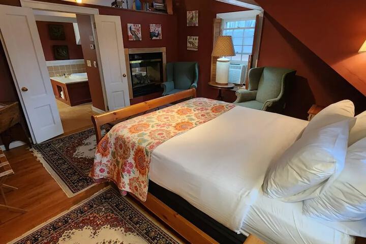 Room 47 of 86