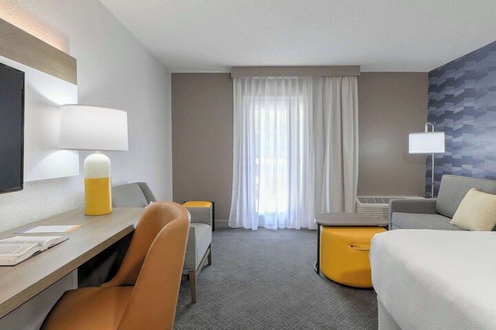 Room 27 of 52