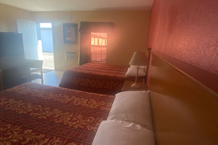 Room 13 of 21