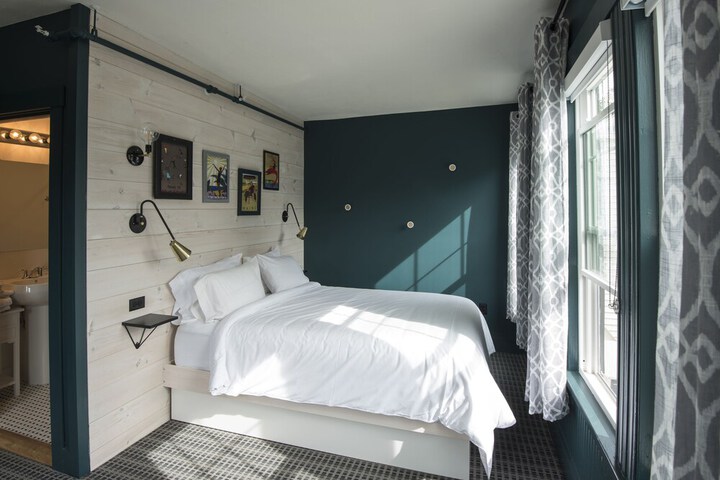 Room 20 of 47