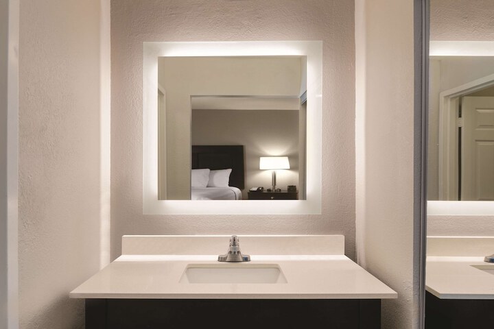 Room 50 of 62