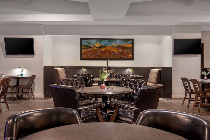 Dining 38 of 45