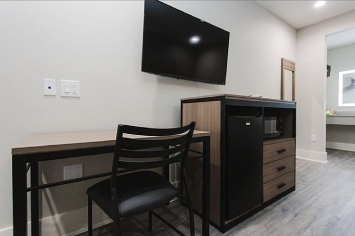 Room 52 of 57