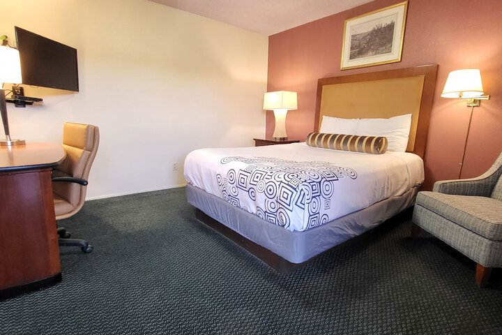 Room 13 of 33