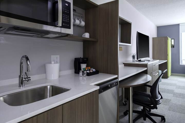 Room 12 of 23