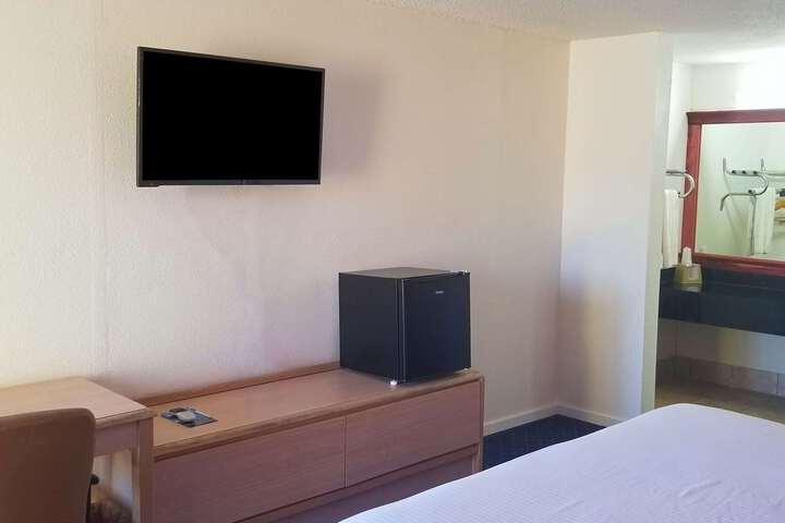 Room 5 of 13