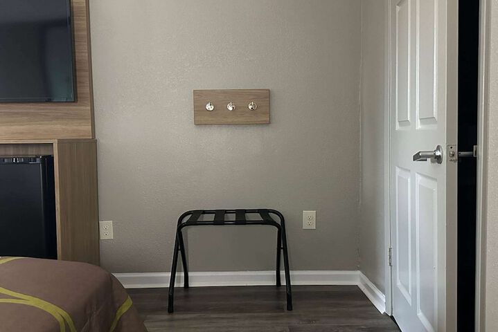 Room 41 of 49